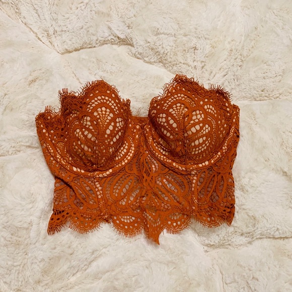 Victoria's Secret Other - Victoria’s Secret Lingerie Bra Size 32C Victoria's Secret Other - Victoria’s Secret Lingerie Bra Size 32C